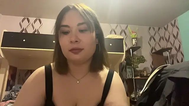 Snapshot of MarcieAdjei chatting on April 6, 5:03 pm MarcieAdjei online show from April 6, 5:03 pm