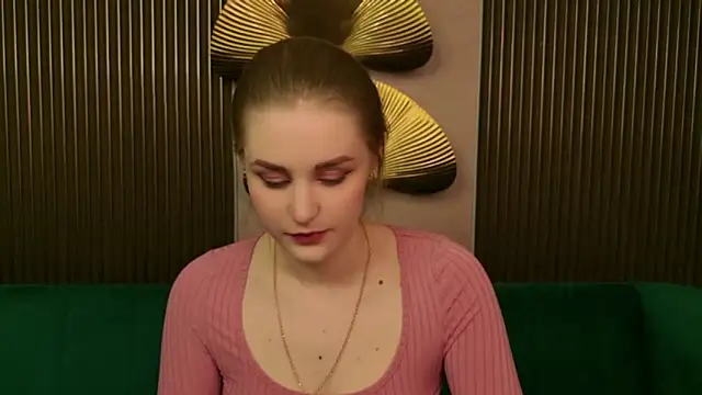 Molly Voses online show from May 19, 8:49 pm