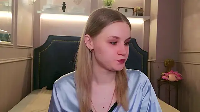Molly Voses online show from June 30, 8:53 pm