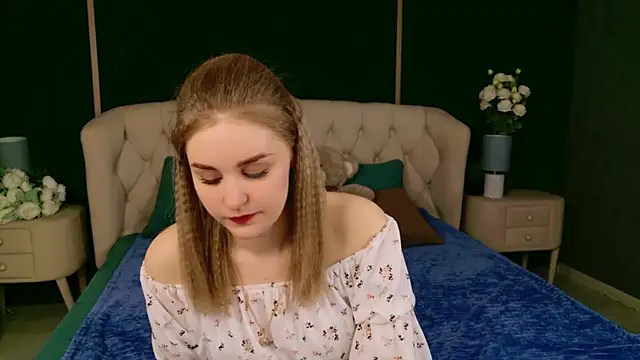 Molly Voses online show from May 1, 8:36 pm