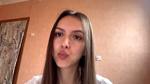 BrandyNorthcott online show from April 17, 2:47 am