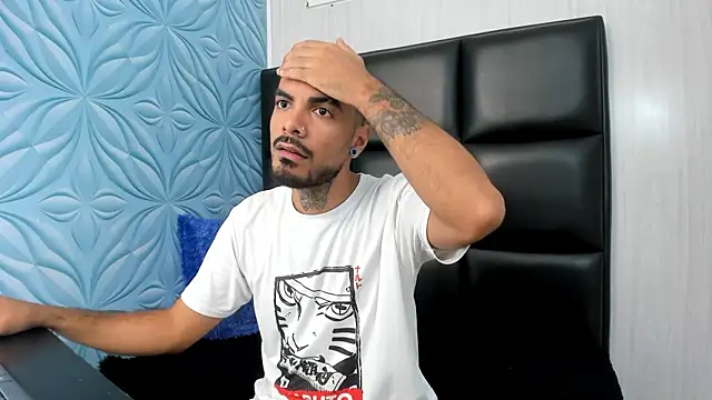 Snapshot of hairy_jordan chatting on April 10, 4:30 am hairy jordan online show from April 10, 4:30 am