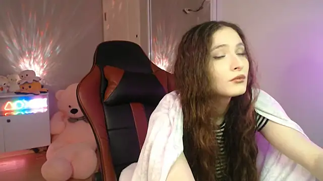 solitudebby online show from April 15, 10:21 pm