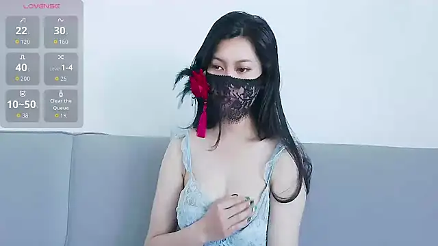 Lumi-ee online show from April 11, 2:19 am