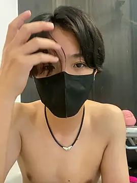 Snapshot of dadamaruu chatting on July 8, 1:12 pm dadamaruu online show from July 8, 1:12 pm