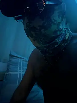 Veyronyx online show from April 16, 6:30 pm