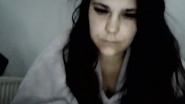 Skyler21XX online show from April 13, 7:01 am