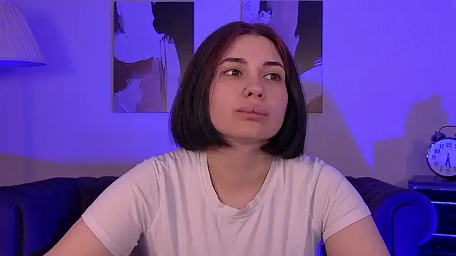 AdrianaToress online show from June 3, 7:07 pm
