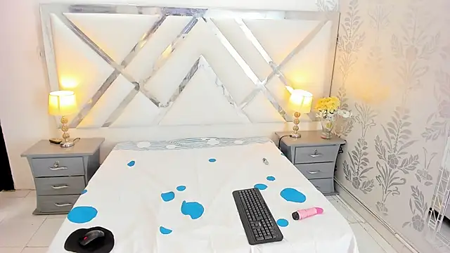 scarlettecortes online show from April 10, 2:35 pm