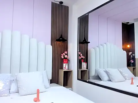 Snapshot of AlesaKinky chatting on April 8, 12:50 pm AlesaKinky online show from April 8, 12:50 pm