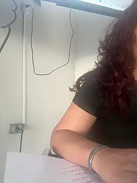 DirtyMerida online show from April 14, 8:58 pm