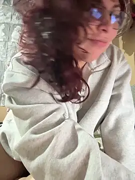 DirtyMerida online show from April 16, 4:24 am