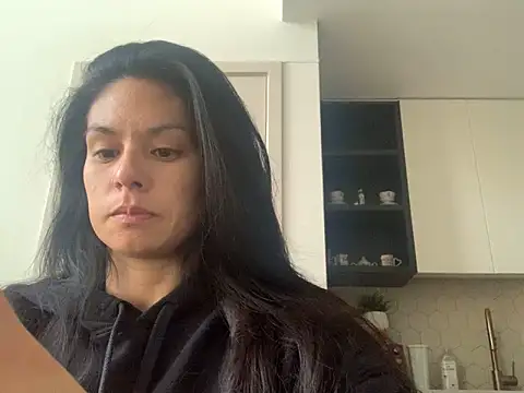 VixenBlade online show from May 13, 2:07 am