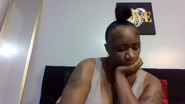 amberchill26 online show from April 27, 3:10 pm