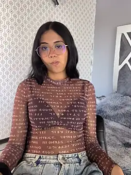 BabyLuli Pink online show from April 22, 5:09 pm