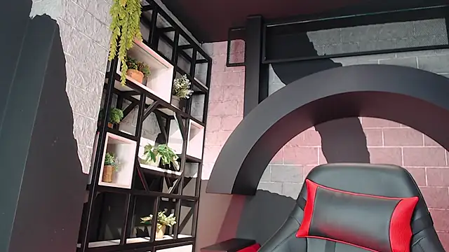 TINIFOX online show from April 8, 1:34 pm