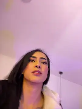 dhalia lux  online show from April 24, 1:40 am