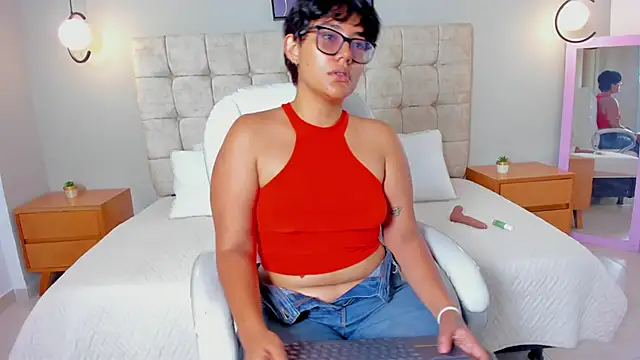 roxy sweet18 online show from April 7, 8:54 pm