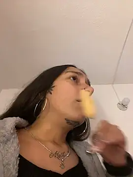 DulceLatinaxo online show from July 4, 7:07 pm