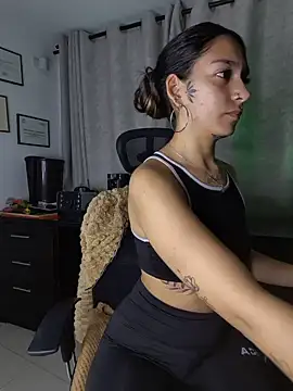 DulceLatinaxo online show from July 10, 9:37 pm