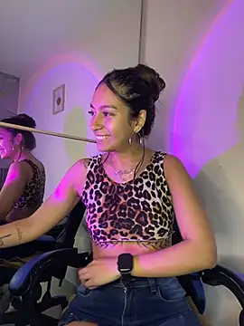 DulceLatinaxo online show from July 9, 7:35 pm