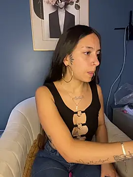 Snapshot of DulceLatinaxo chatting on April 12, 8:12 pm DulceLatinaxo online show from April 12, 8:12 pm