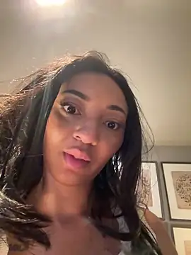 Leah-Lux online show from April 9, 12:45 am