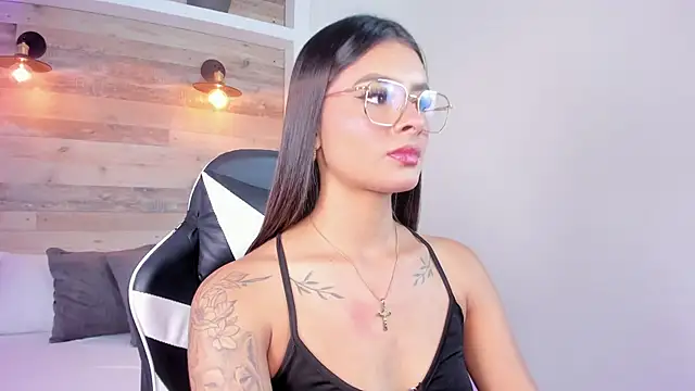 Snapshot of dulce_glow_ chatting on May 2, 2:28 am dulce glow online show from May 2, 2:28 am