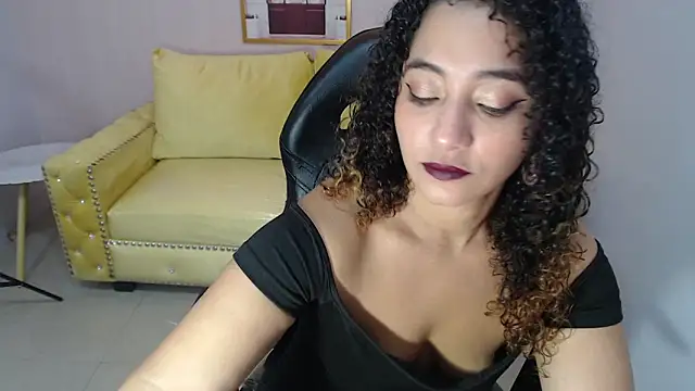 Brittany ch online show from May 4, 8:00 pm