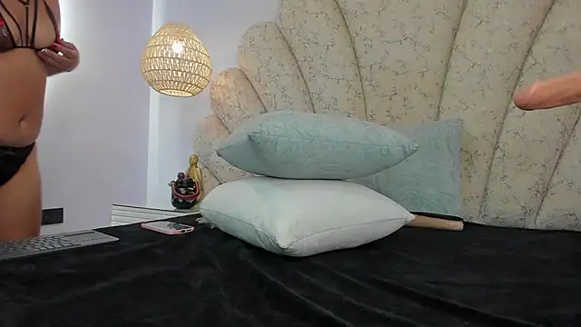 zoe blosson online show from May 13, 2:40 am