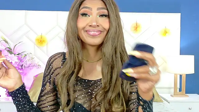Snapshot of Kiara_Parker_ chatting on June 25, 8:25 pm Kiara Parker online show from June 25, 8:25 pm