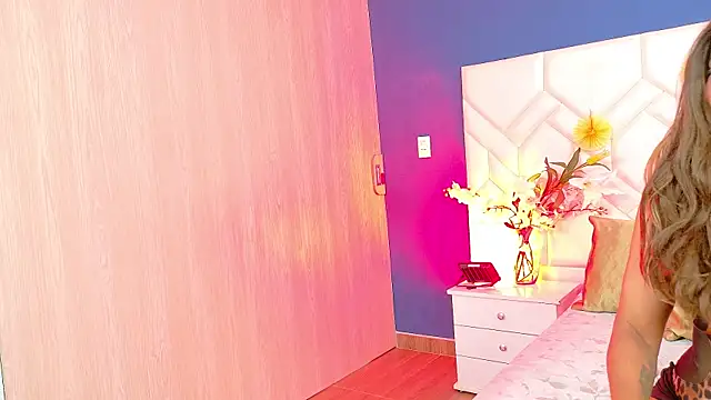 Snapshot of Kiara_Parker_ chatting on June 30, 7:47 pm Kiara Parker online show from June 30, 7:47 pm