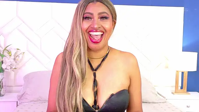 Snapshot of Kiara_Parker_ chatting on May 16, 8:41 pm Kiara Parker online show from May 16, 8:41 pm