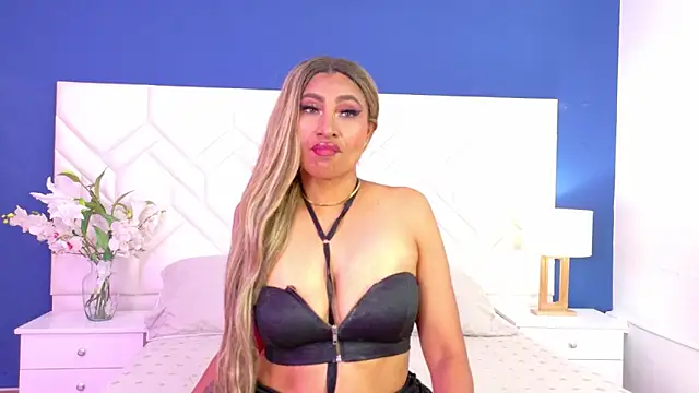 Snapshot of Kiara_Parker_ chatting on May 16, 8:52 pm Kiara Parker online show from May 16, 8:52 pm