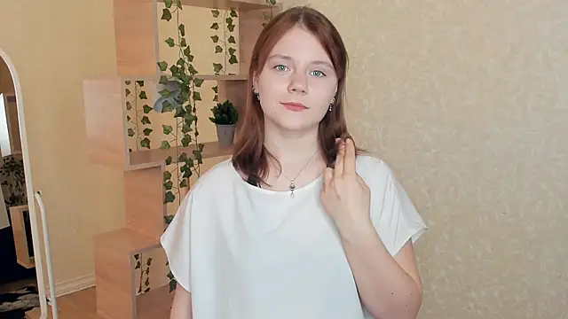 Snapshot of DedeHerms chatting on April 9, 1:17 pm DedeHerms online show from April 9, 1:17 pm