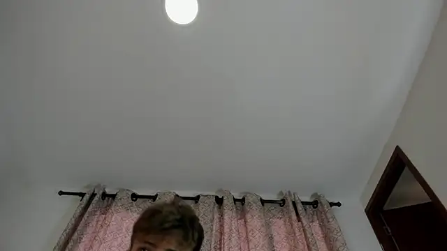 thomas and thiago online show from April 6, 9:38 pm