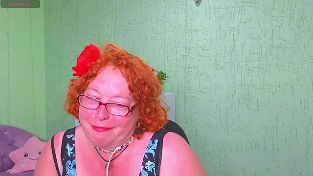 Snapshot of Fara_Flutte chatting on June 9, 1:12 pm Fara Flutte online show from June 9, 1:12 pm