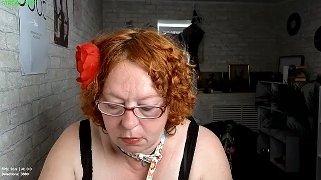 Snapshot of Fara_Flutte chatting on June 17, 5:40 am Fara Flutte online show from June 17, 5:40 am