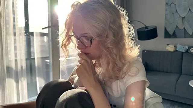 EvelineMolima online show from May 9, 4:21 pm