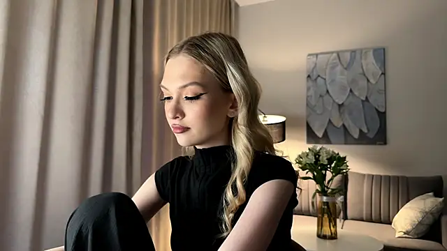 EvelineMolima online show from April 13, 5:06 pm