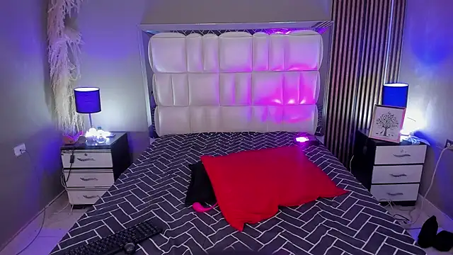 ROSELEI  online show from April 12, 1:03 pm