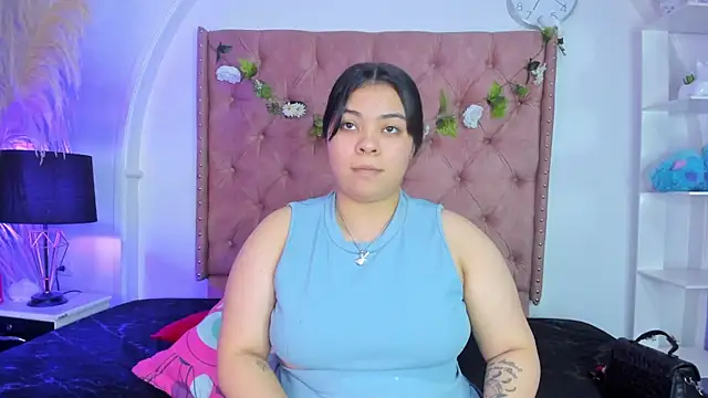 ROSELEI  online show from May 23, 4:55 am