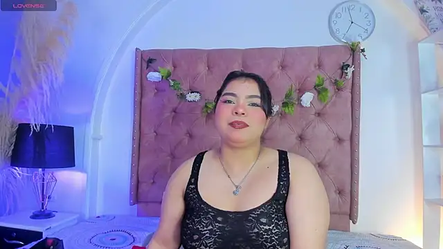 Snapshot of ROSELEI_ chatting on May 30, 8:20 am ROSELEI online show from May 30, 8:20 am