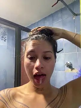 Dreanaa online show from June 15, 8:52 pm