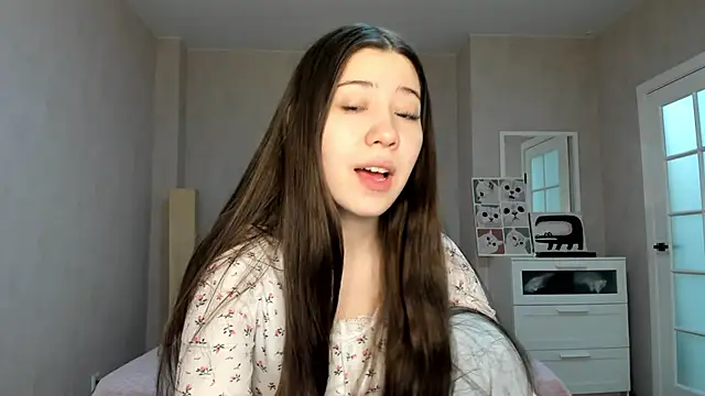 Snapshot of bina_mima chatting on April 19, 2:12 am bina mima online show from April 19, 2:12 am