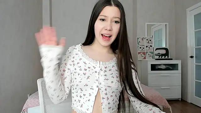 Snapshot of bina_mima chatting on April 18, 9:44 am bina mima online show from April 18, 9:44 am