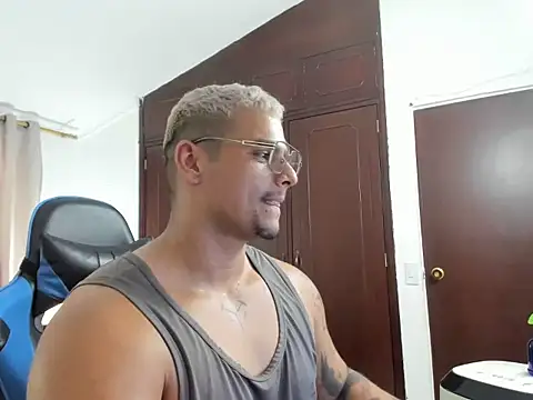 Iron leo online show from April 7, 9:16 pm