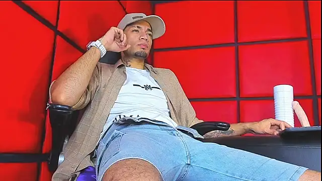 Daniel huge22 online show from May 11, 3:19 am