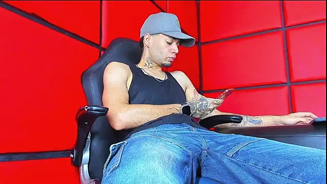 Daniel huge22 online show from May 13, 1:51 pm