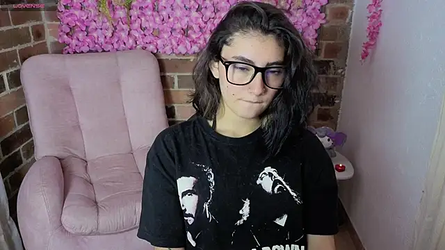 darknesscosplayer56 online show from April 7, 7:59 pm